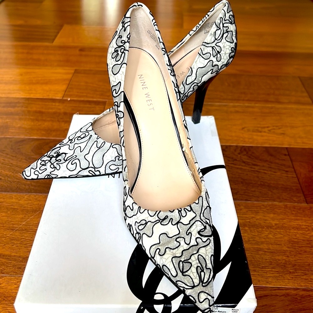 Nine West  NWOT  Women’s Black Barbe Pumps